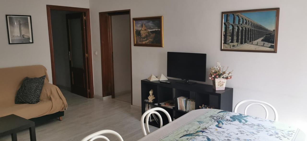 Villa "Luna De Segovia" Leganes Bagian luar foto
